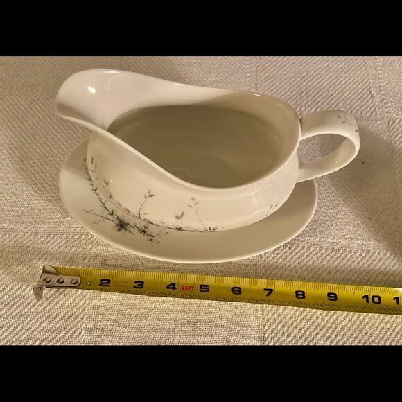 Royal Doulton Greenbrier Gravy Boat With Attached Underplate Made in England EVC - Picture 6 of 11